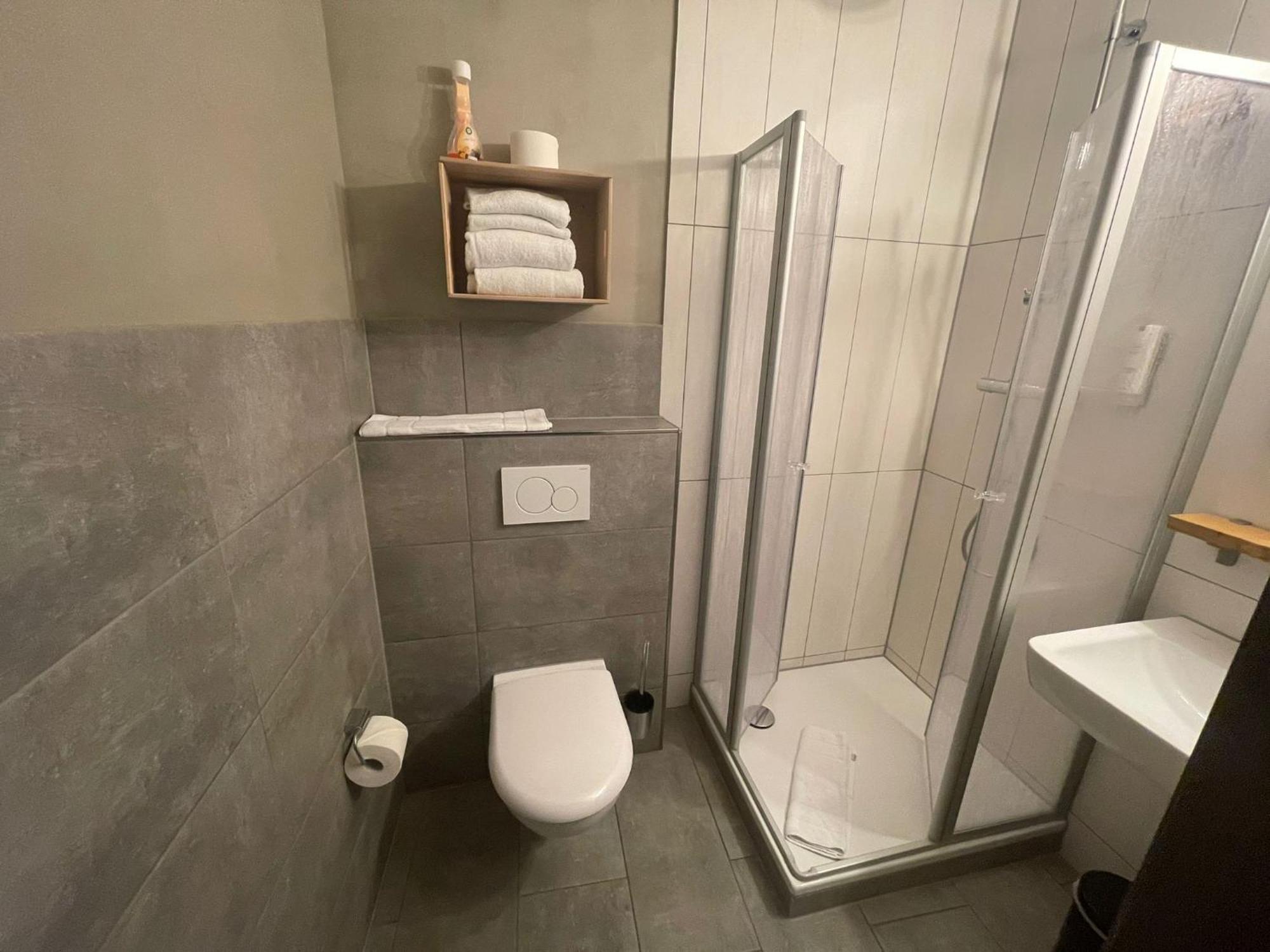 Zentrales Kobytinyhaus City Apartment Herford,Wlan,Parkplatz ภายนอก รูปภาพ