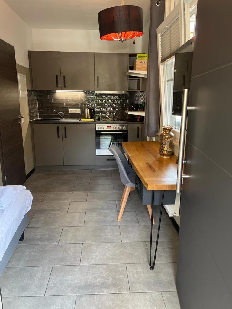 Zentrales Kobytinyhaus City Apartment Herford,Wlan,Parkplatz ภายนอก รูปภาพ