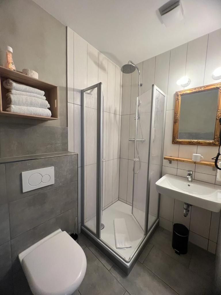 Zentrales Kobytinyhaus City Apartment Herford,Wlan,Parkplatz ภายนอก รูปภาพ